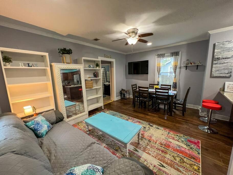 노퍽 Historic Coastal Haven- Pet Friendly Fast Wi-Fi 빌라 외부 사진