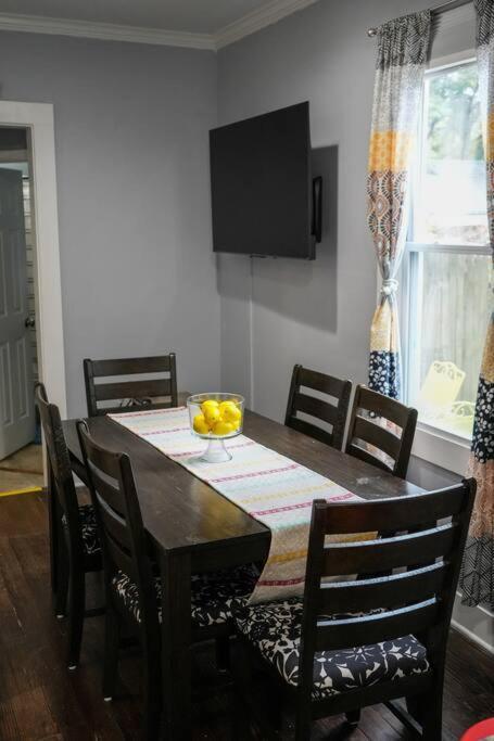 노퍽 Historic Coastal Haven- Pet Friendly Fast Wi-Fi 빌라 외부 사진