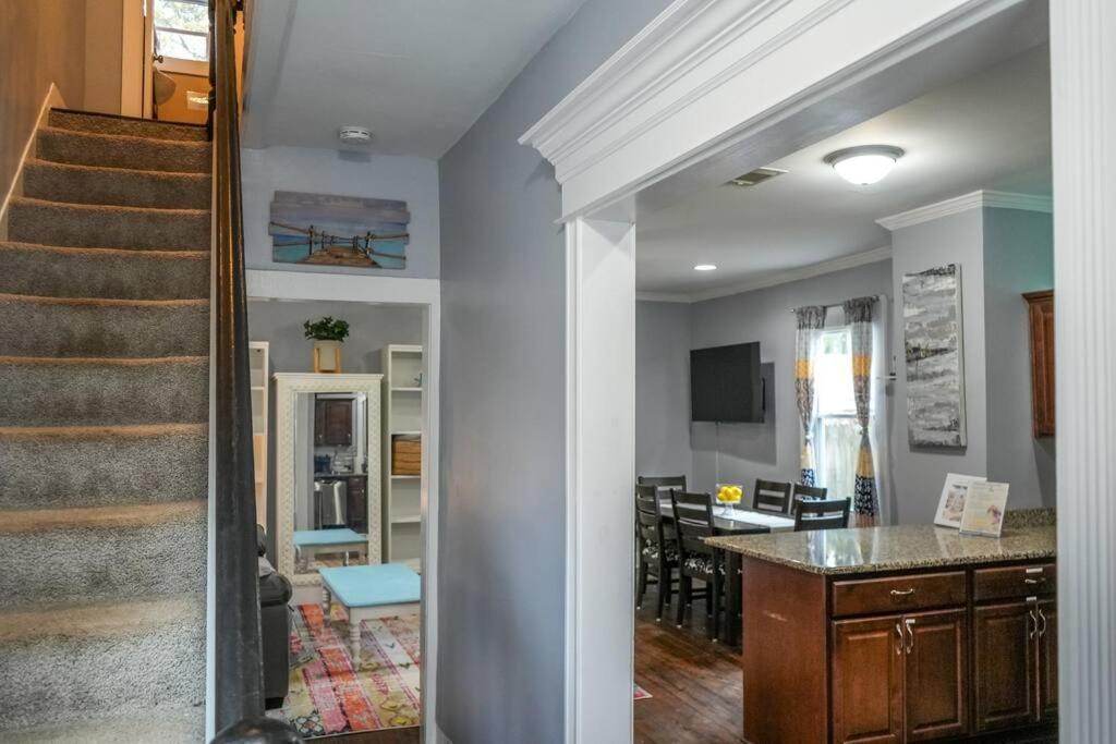 노퍽 Historic Coastal Haven- Pet Friendly Fast Wi-Fi 빌라 외부 사진